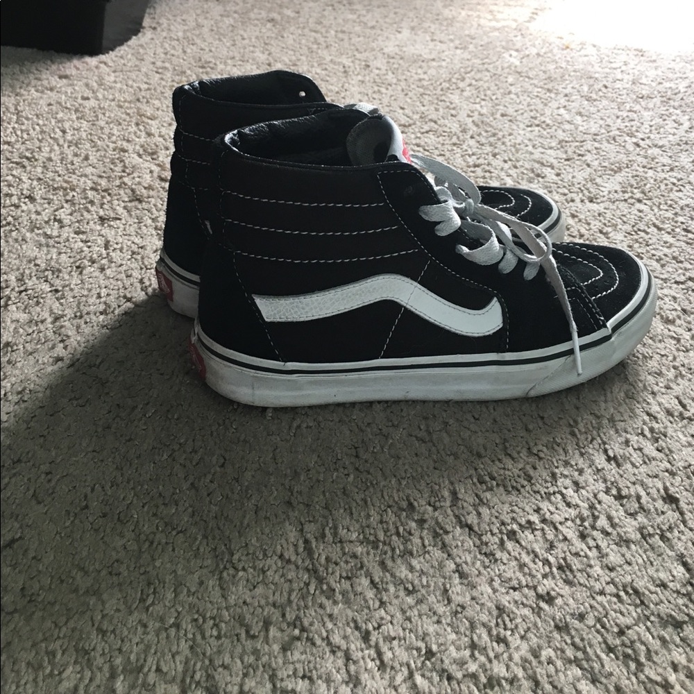 Classic black & white high top vans